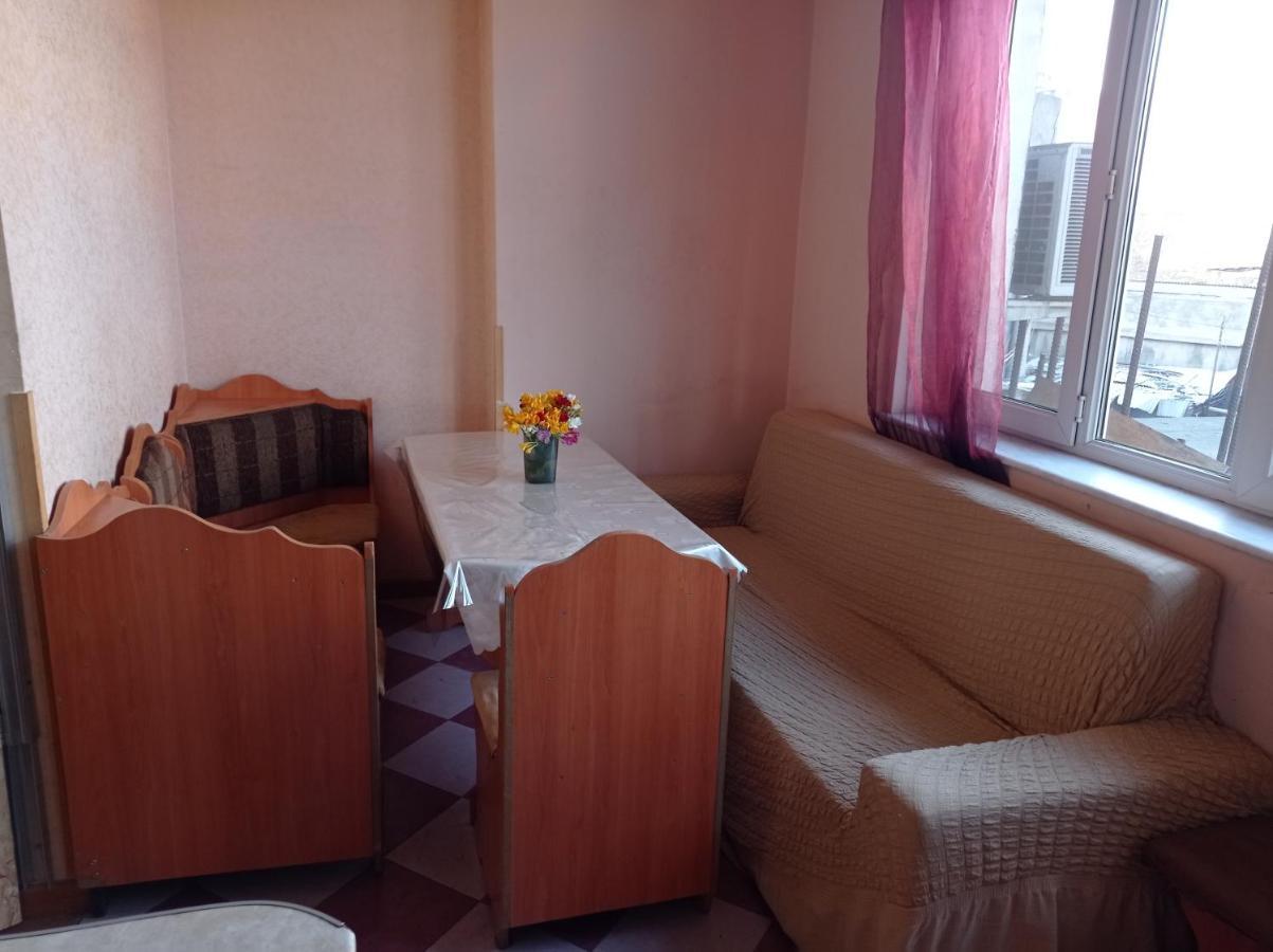 Sun City Hostel Γιερεβάν Εξωτερικό φωτογραφία